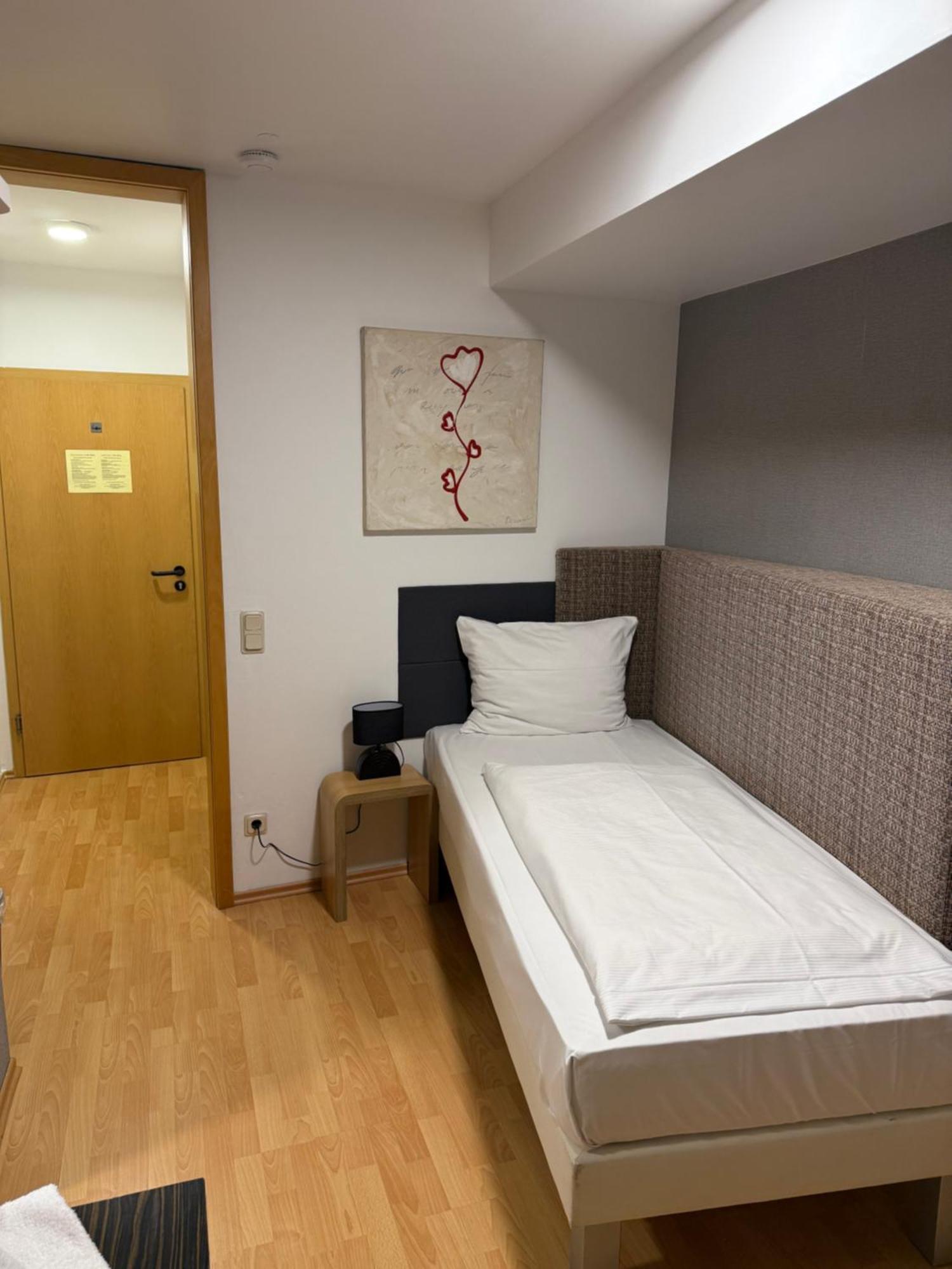 Hotel Eurocity Bruchköbel Eksteriør bilde