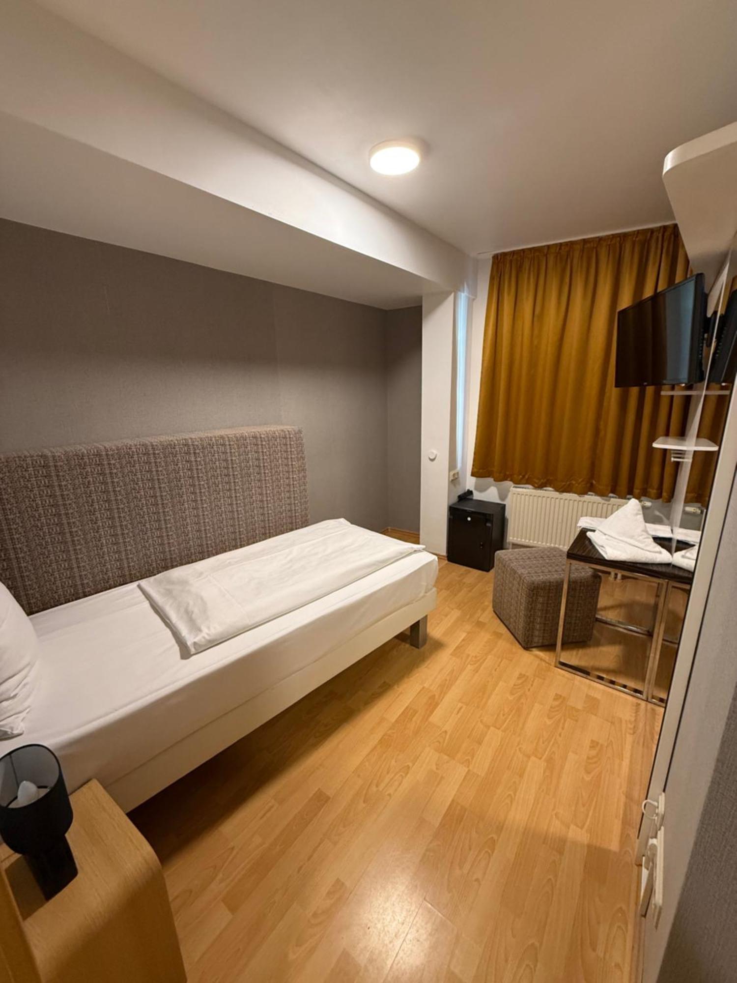 Hotel Eurocity Bruchköbel Eksteriør bilde